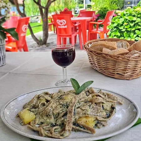 فندق Del Falco Livo (Lombardy)