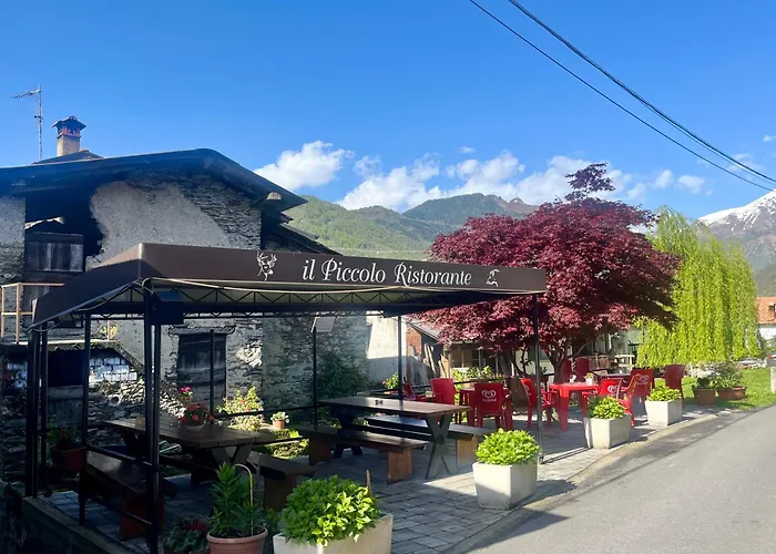 德尔法尔科酒店 Livo (Lombardy)